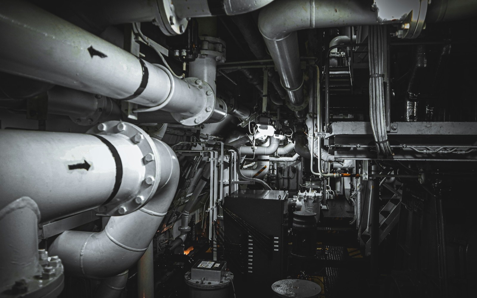 Process pipework with valves and instruments